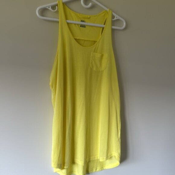 Nike Women Solid Yellow Sleeveless Long Tank Muscle Tee Size XL - Picture 4 of 13